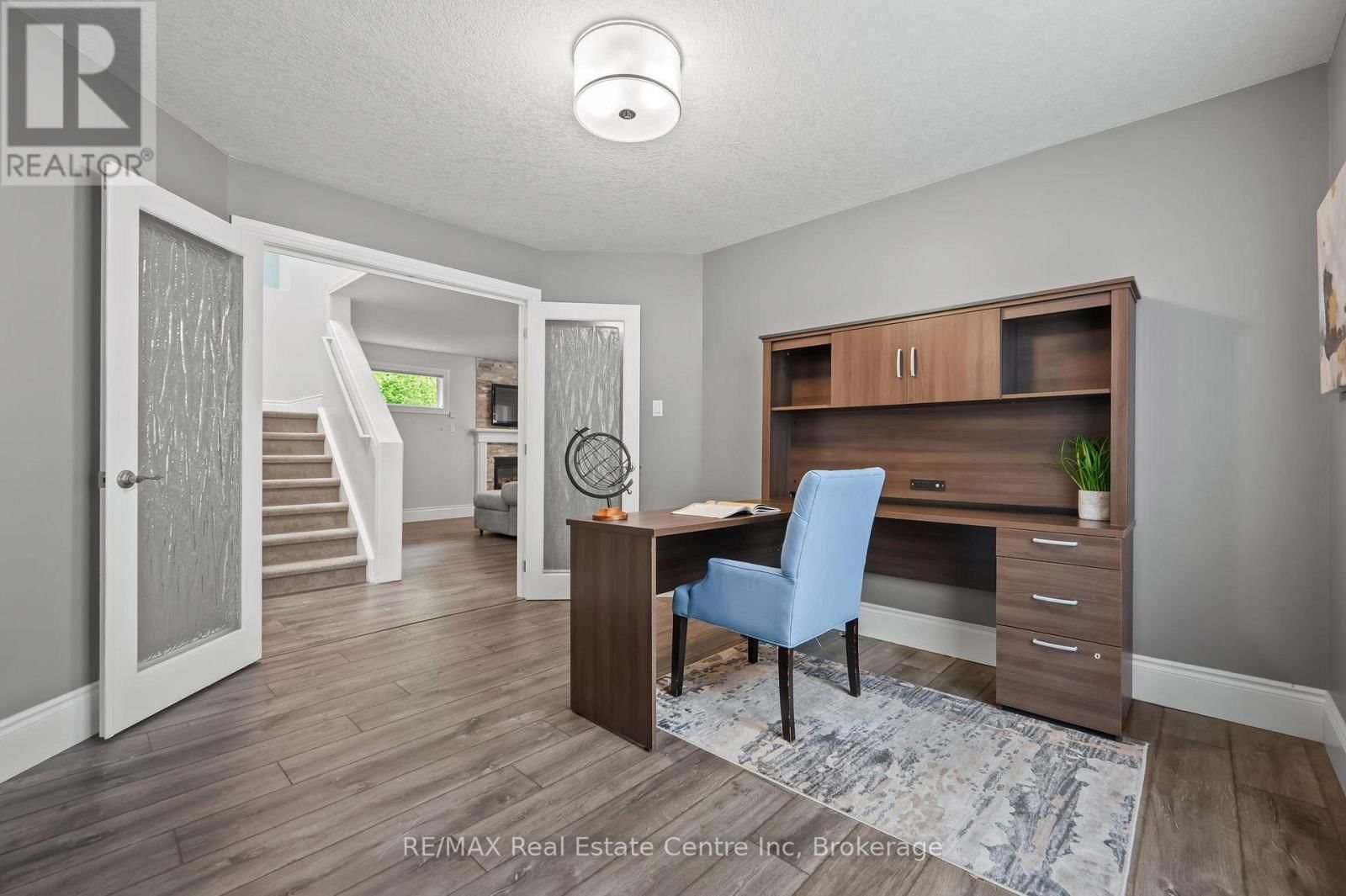 52 BOND COURT Image 14