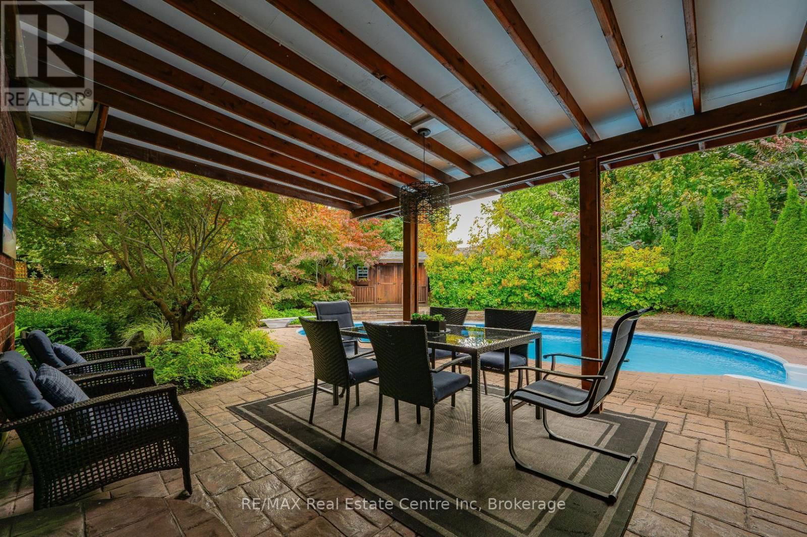 52 BOND COURT Image 33