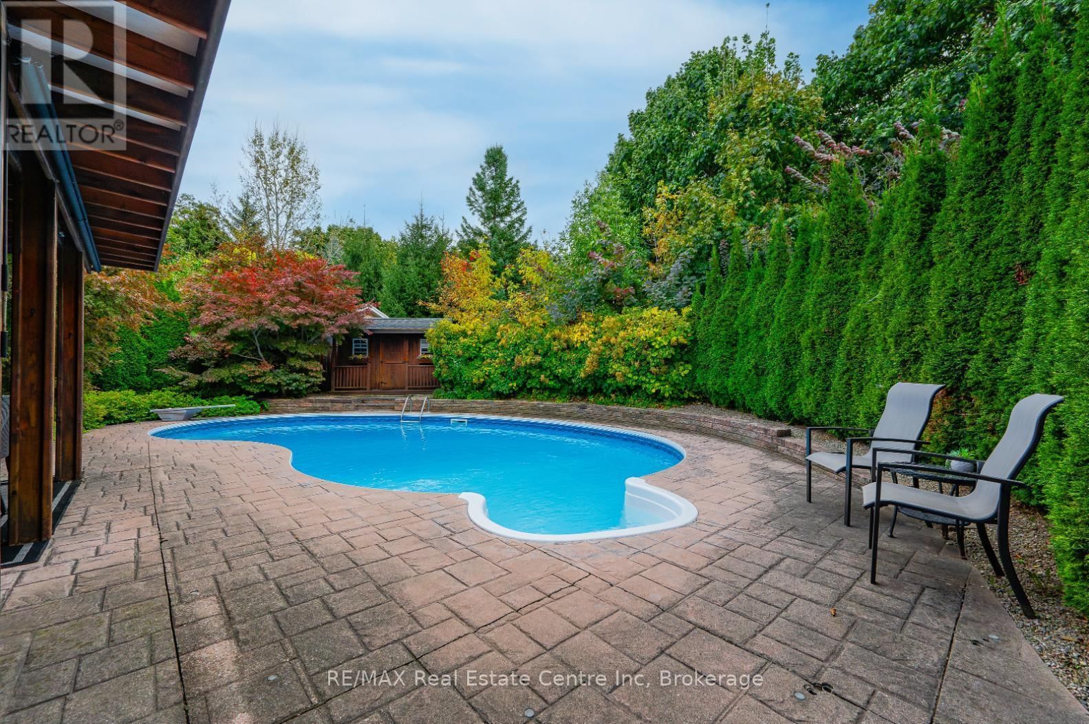 52 BOND COURT Image 34