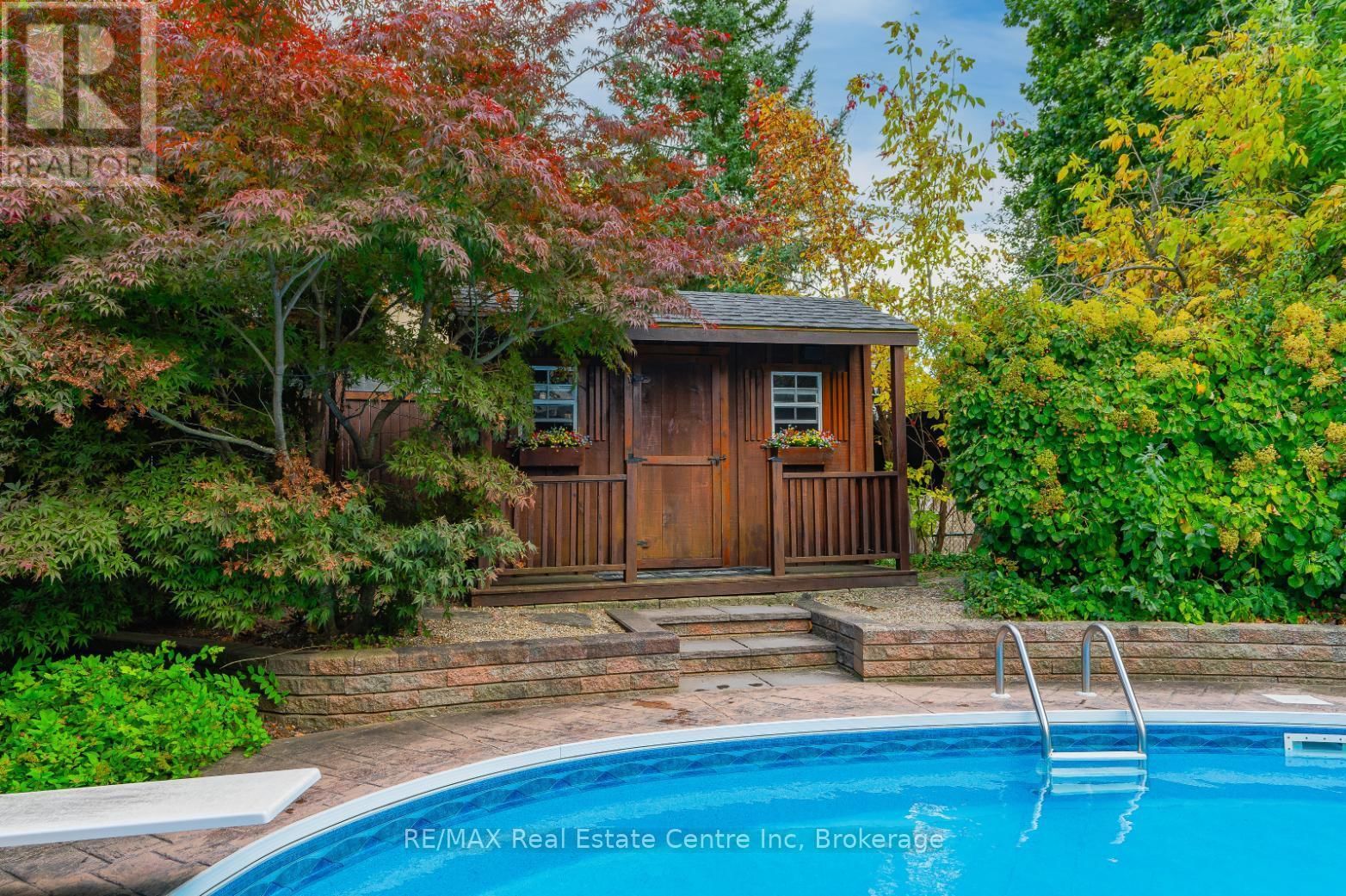 52 BOND COURT Image 36