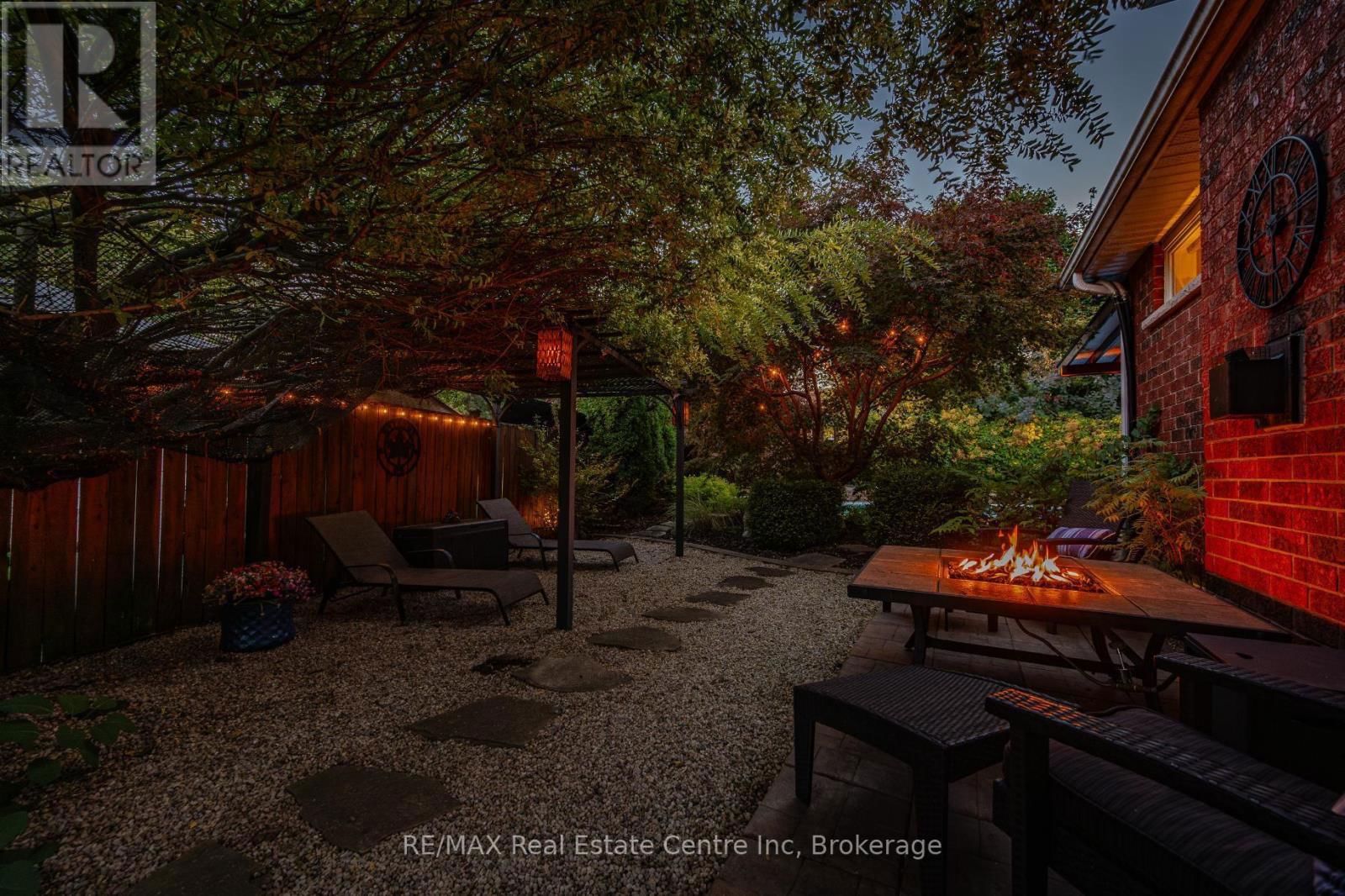 52 BOND COURT Image 41
