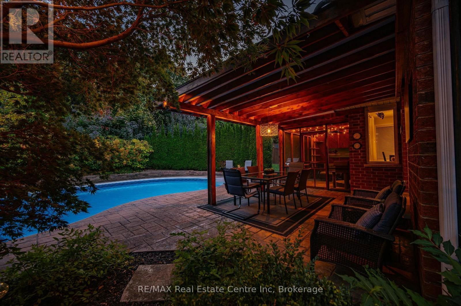 52 BOND COURT Image 43