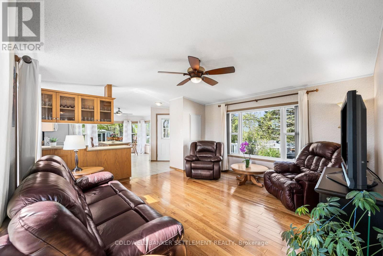 304 ACACIA ROAD Image 16