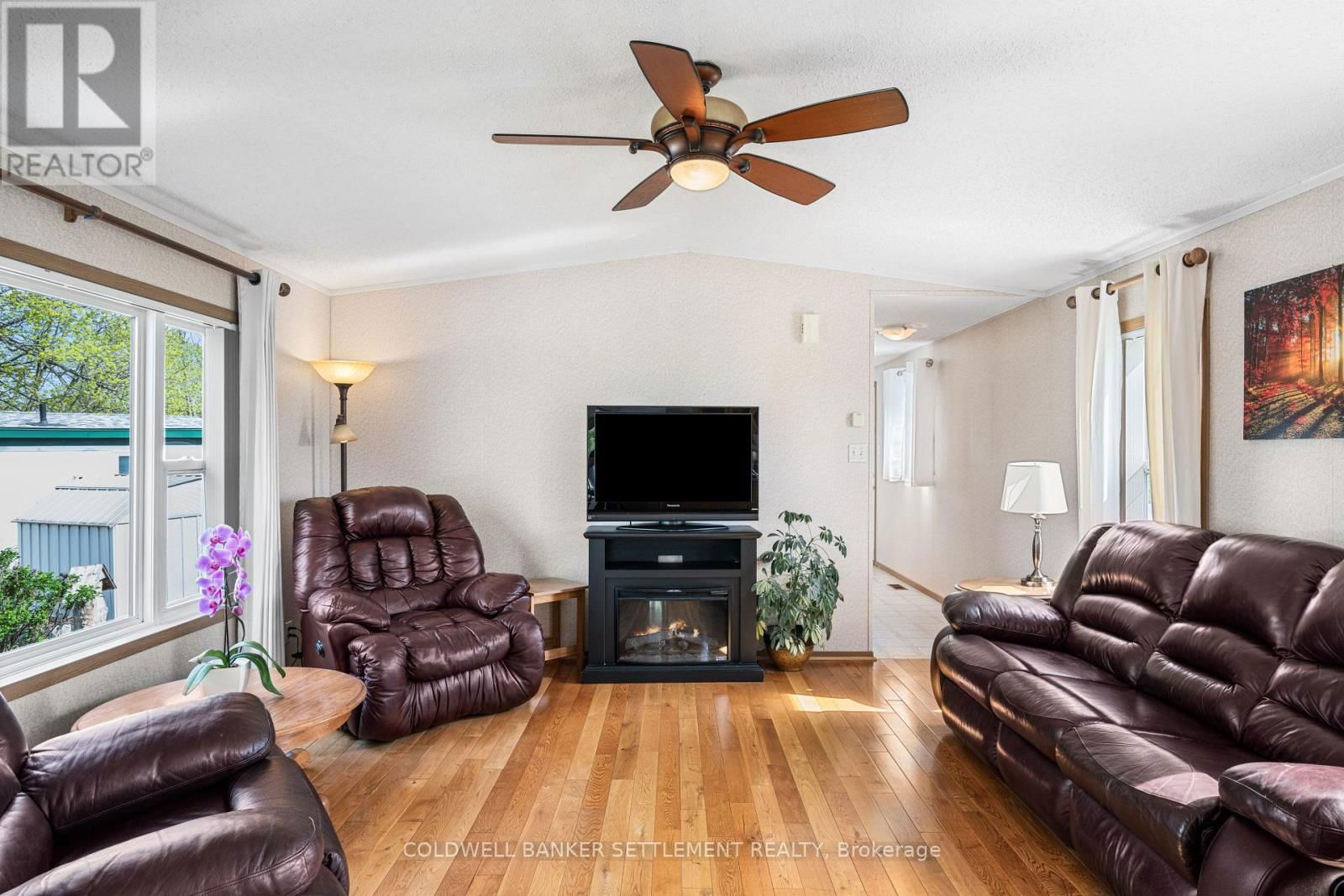 304 ACACIA ROAD Image 17