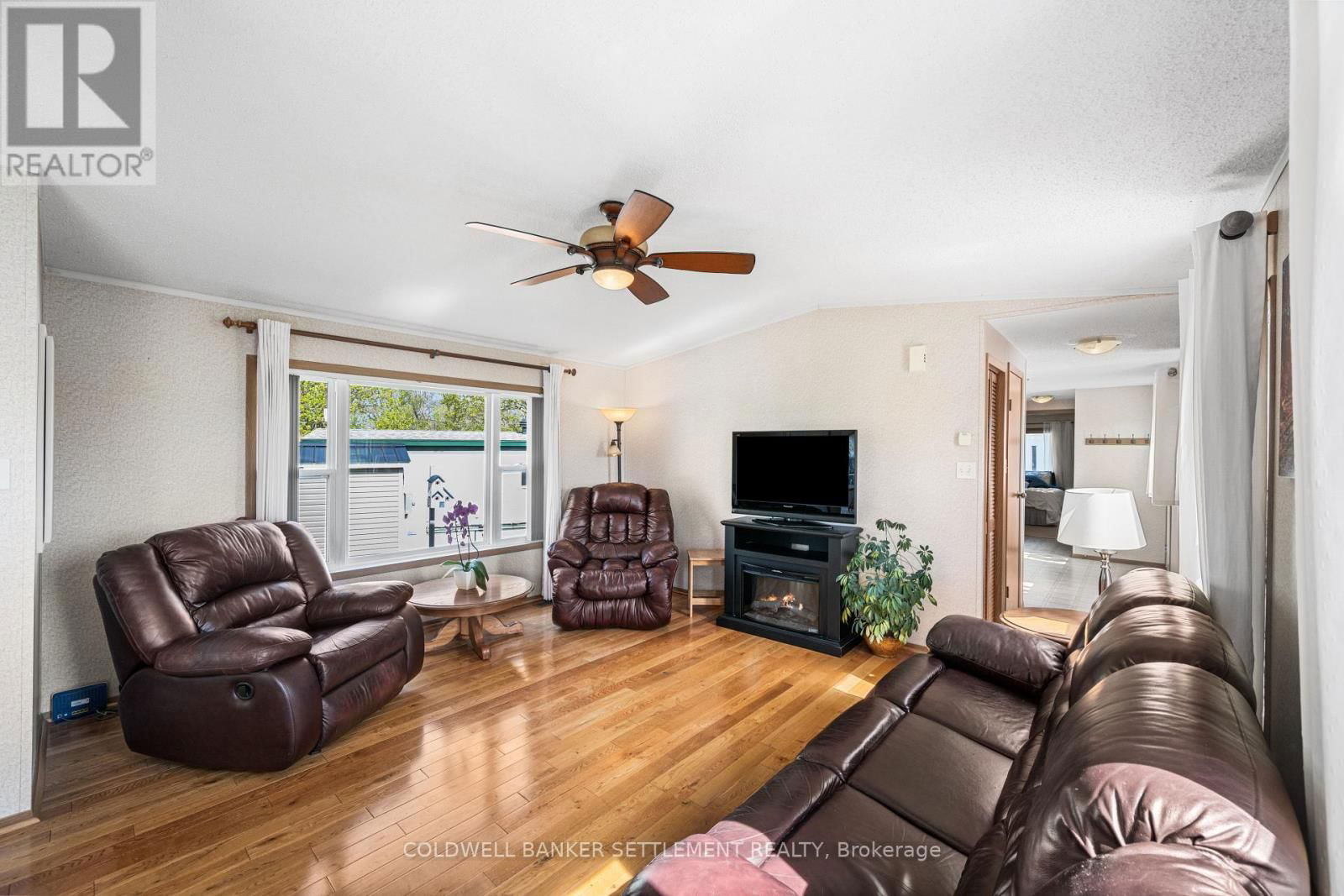 304 ACACIA ROAD Image 18