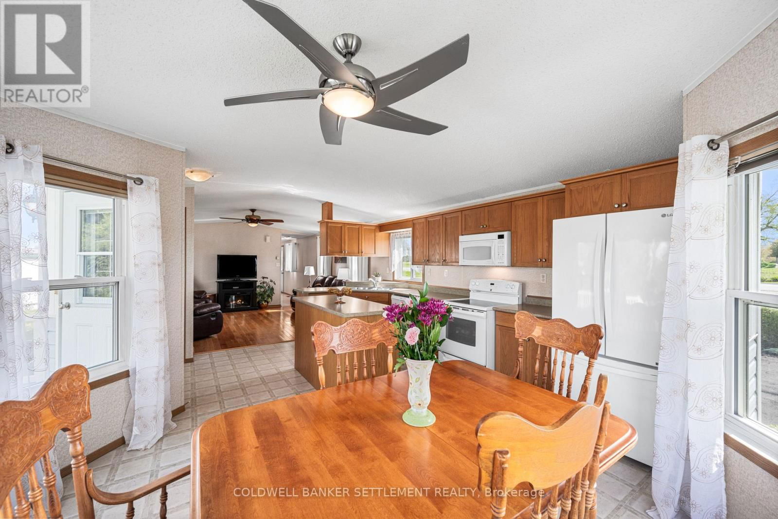 304 ACACIA ROAD Image 23