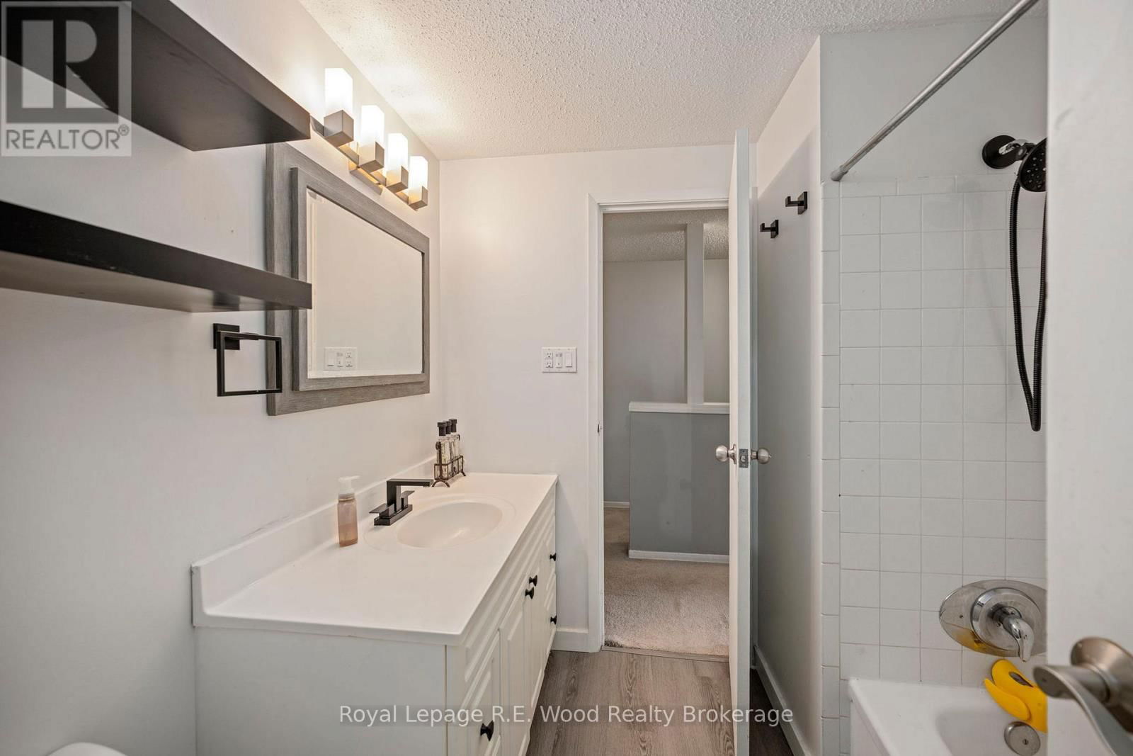 48 - 760 BERKSHIRE DRIVE Image 21