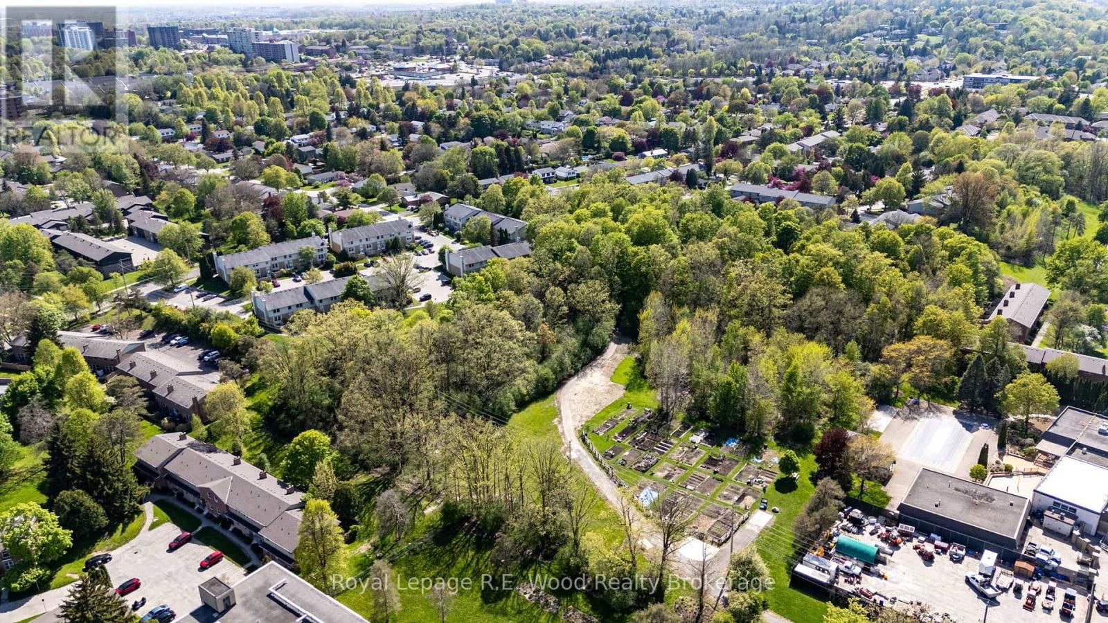 48 - 760 BERKSHIRE DRIVE Image 44