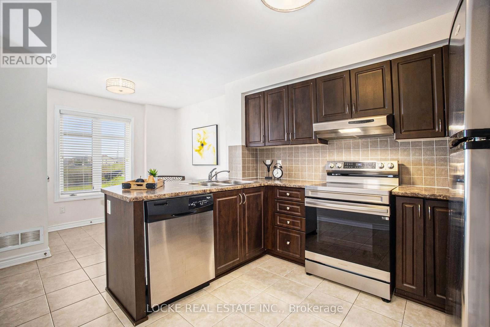 2411 ESPRIT DRIVE Image 12