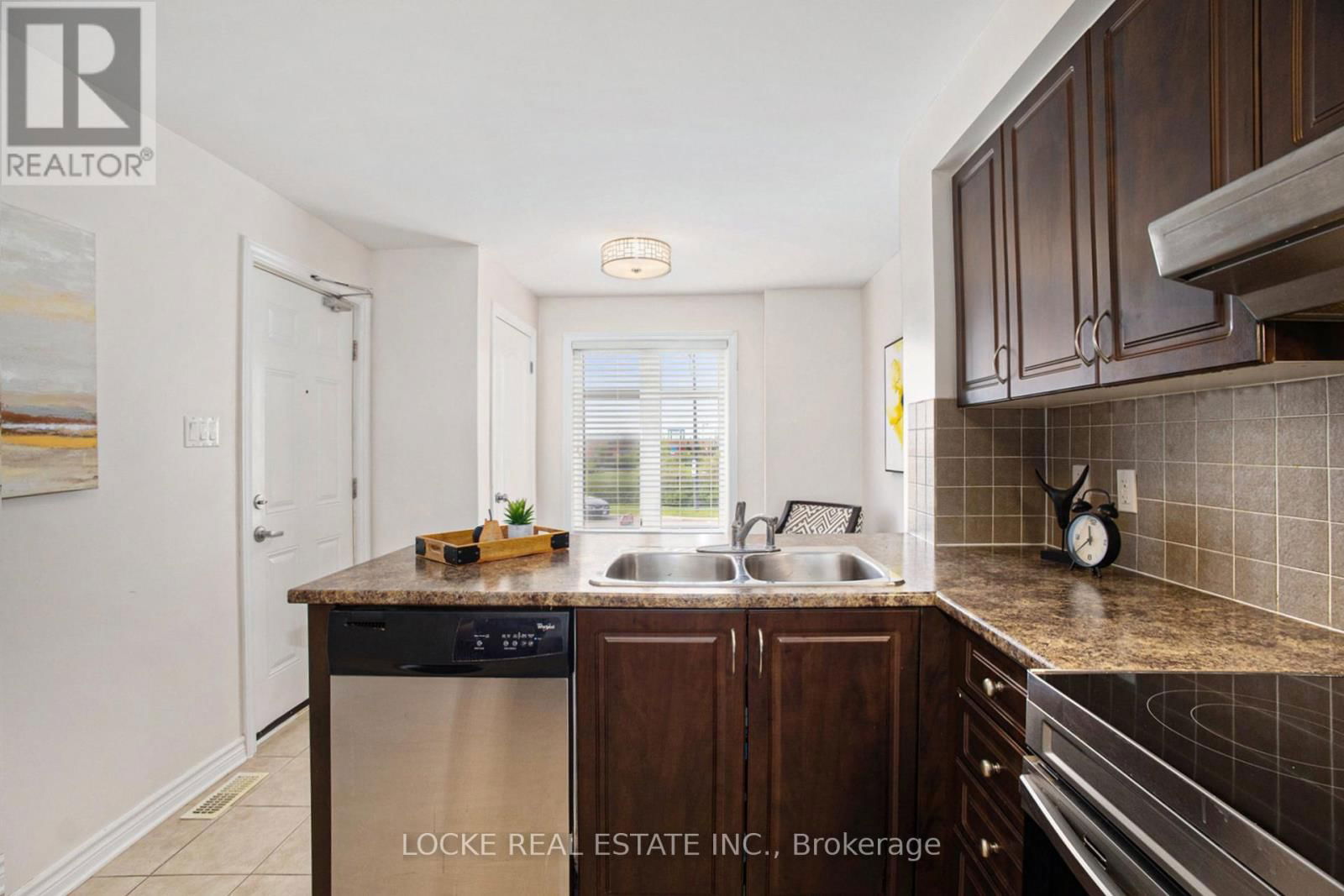 2411 ESPRIT DRIVE Image 14