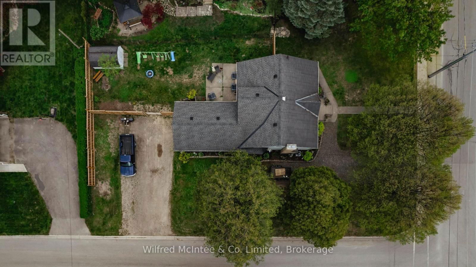 301 CARLING TERRACE Image 29