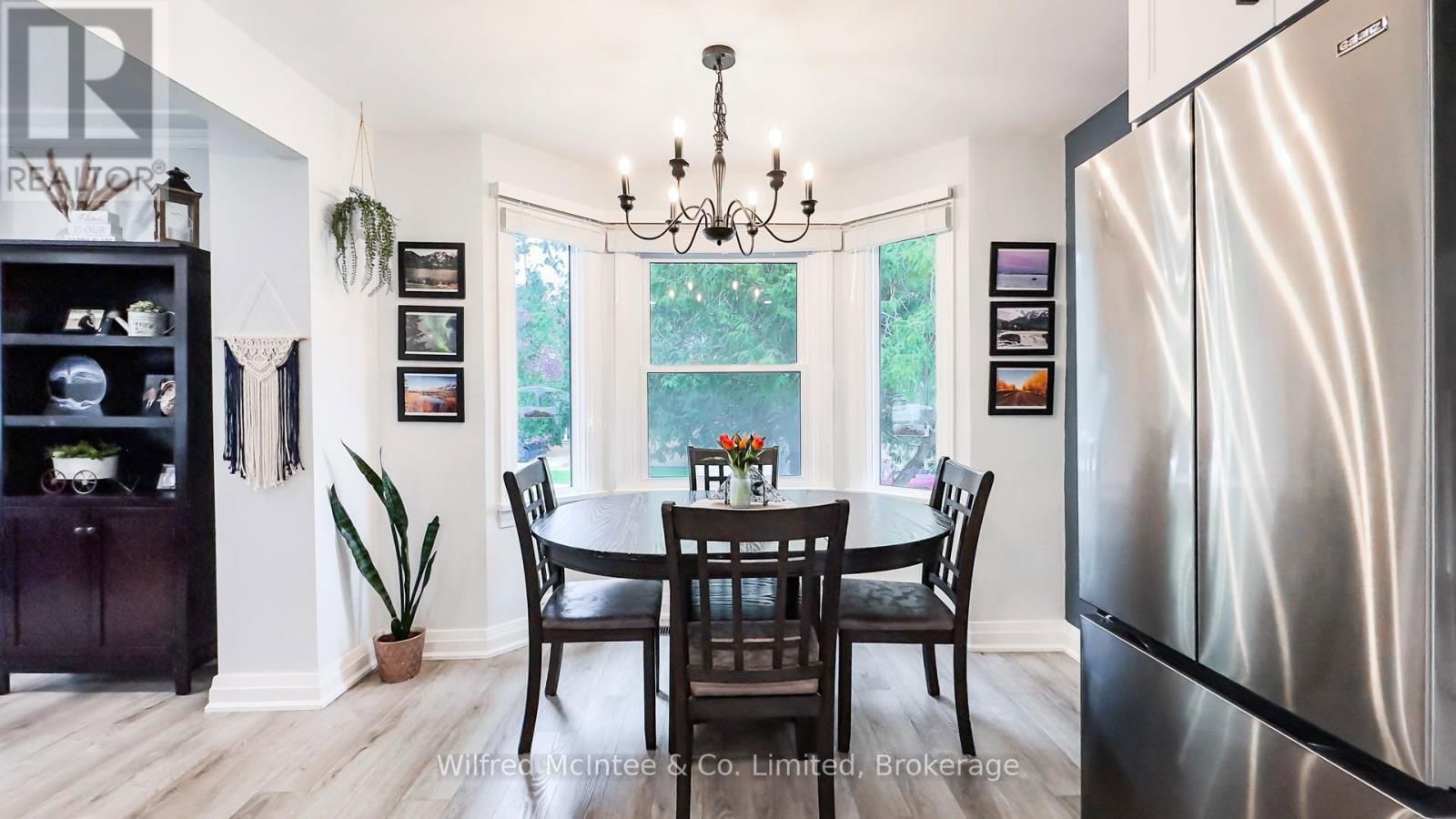 301 CARLING TERRACE Image 7