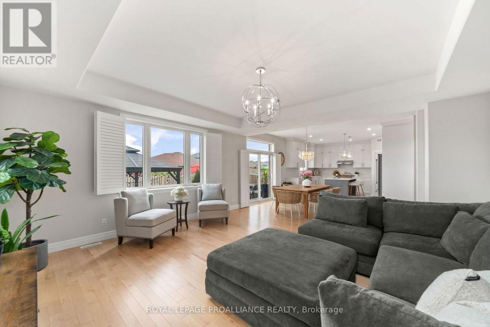 73 HUMMINGBIRD DRIVE Image 16