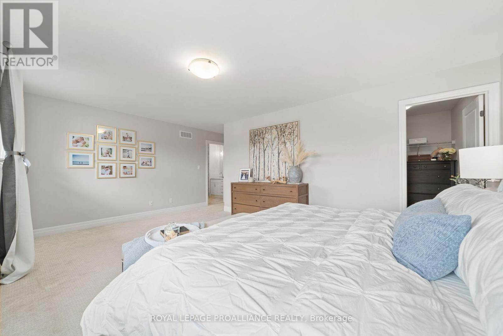 73 HUMMINGBIRD DRIVE Image 23