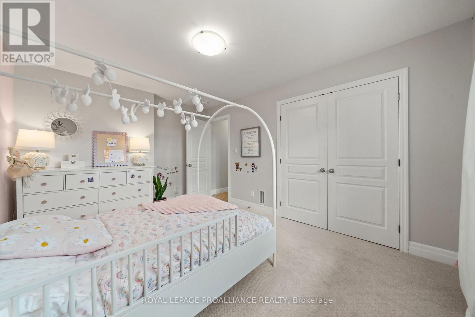 73 HUMMINGBIRD DRIVE Image 27