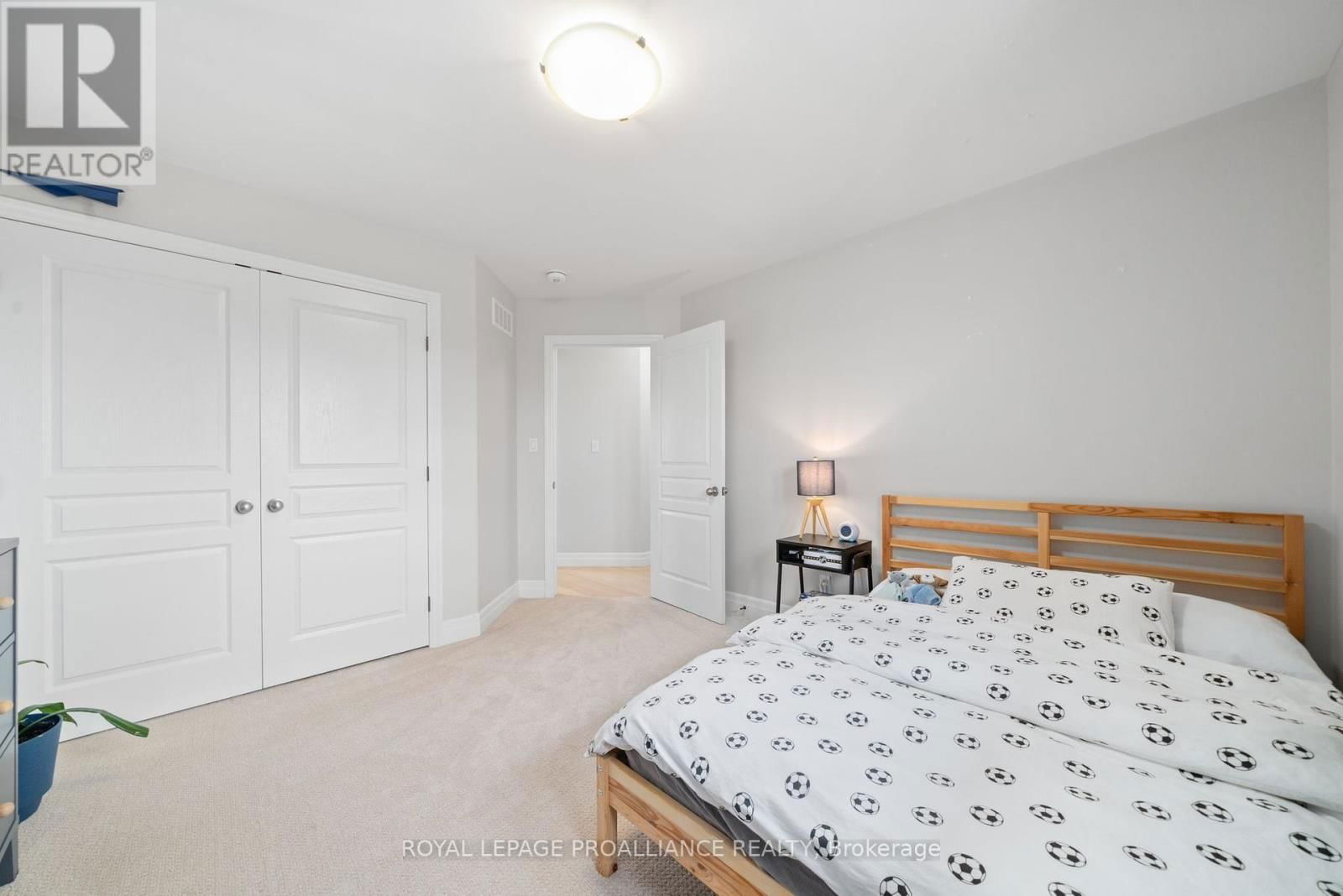73 HUMMINGBIRD DRIVE Image 29