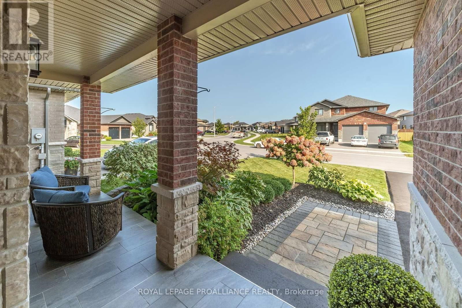 73 HUMMINGBIRD DRIVE Image 3