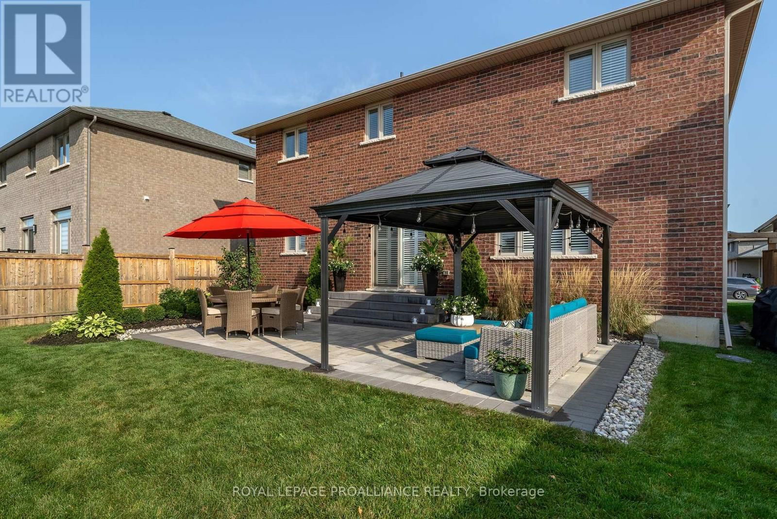 73 HUMMINGBIRD DRIVE Image 40