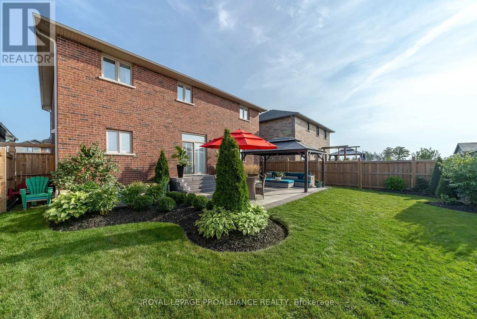 73 HUMMINGBIRD DRIVE Image 42