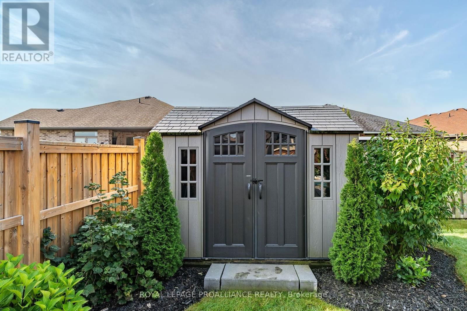 73 HUMMINGBIRD DRIVE Image 46