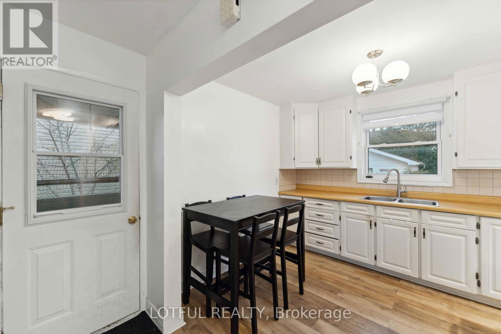 A - 2427 CHASSEUR AVENUE Image 10