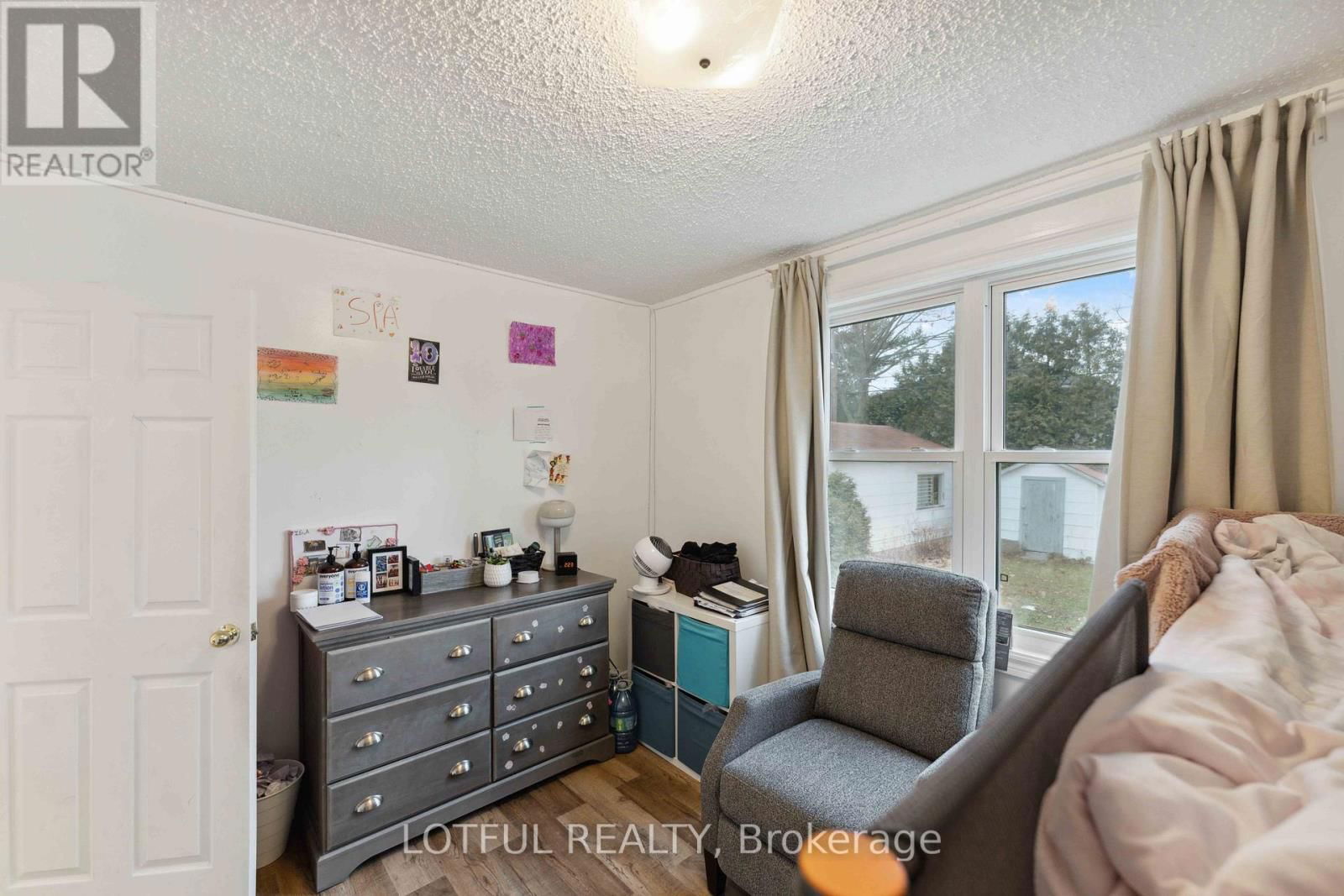 A - 2427 CHASSEUR AVENUE Image 16