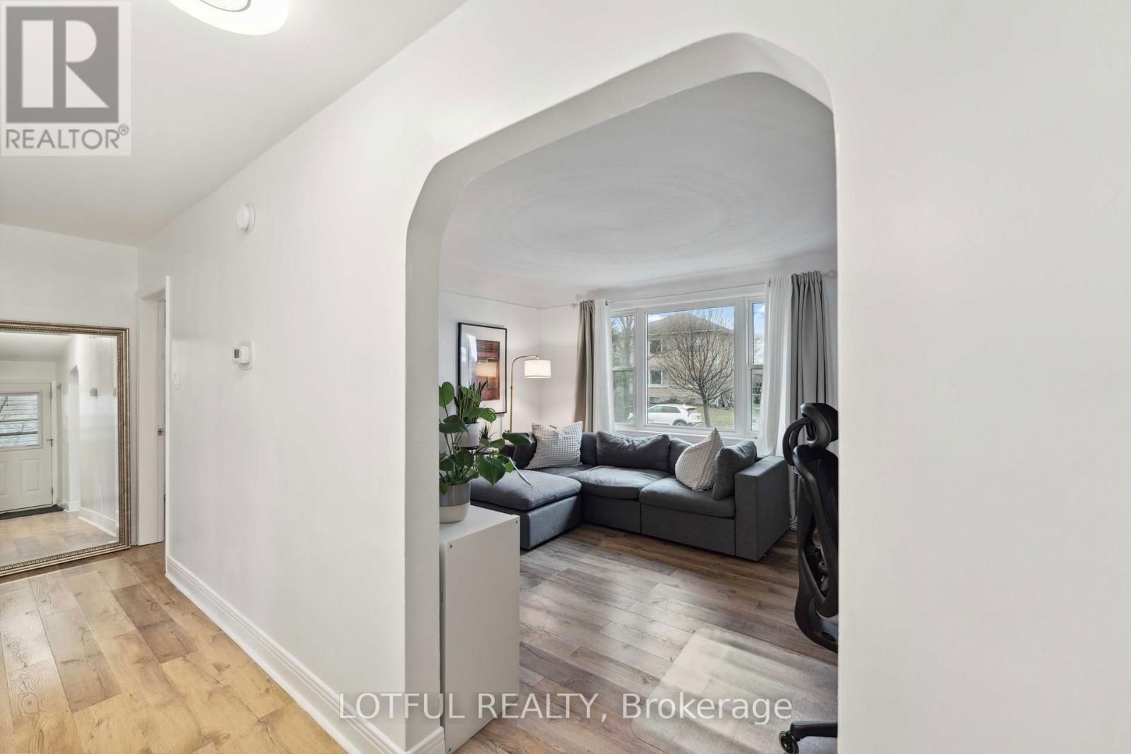 A - 2427 CHASSEUR AVENUE Image 7