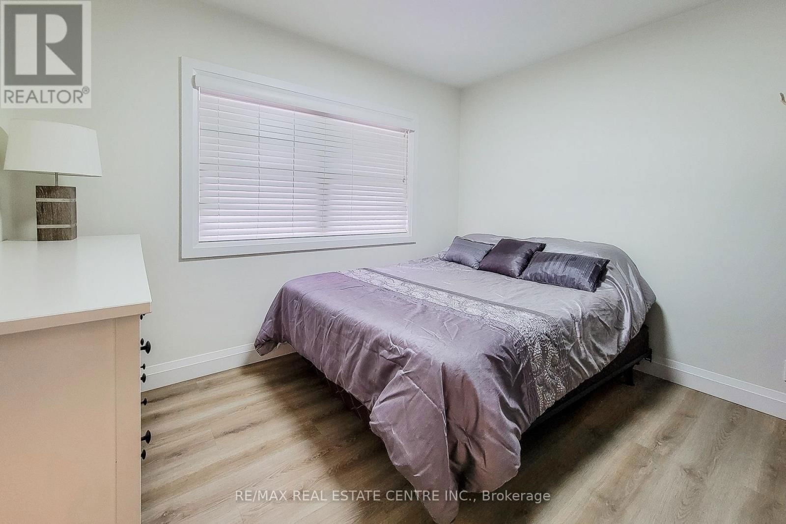 38 STEWART STREET Image 25