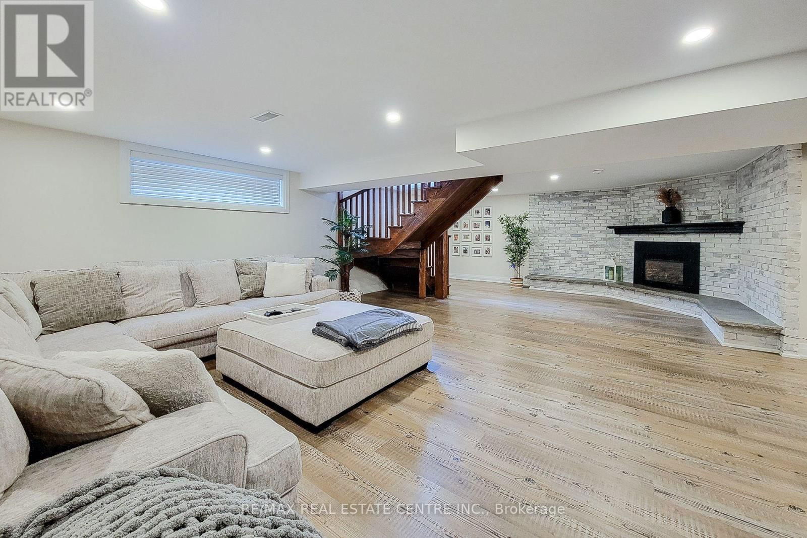 38 STEWART STREET Image 31