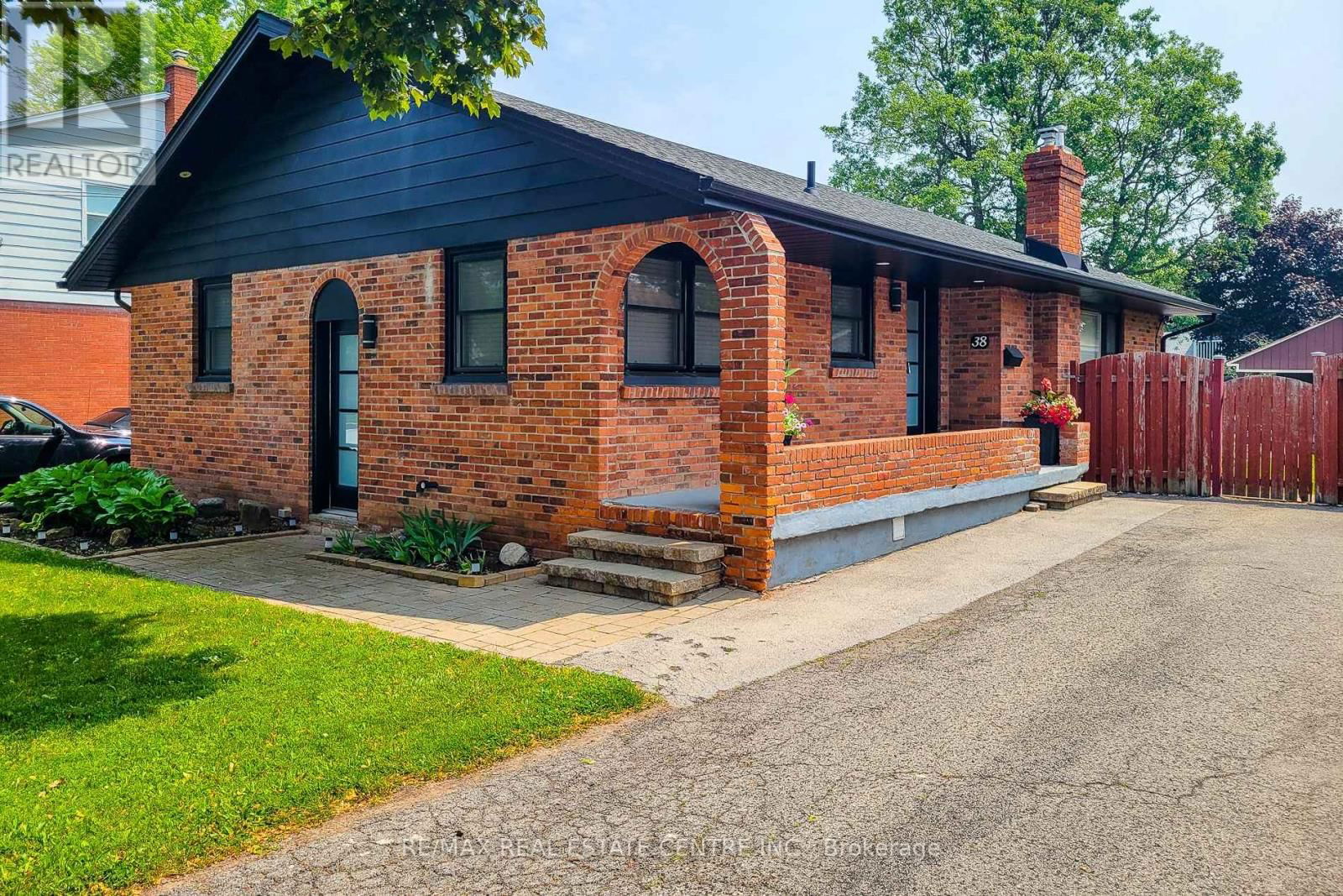 38 STEWART STREET Image 4