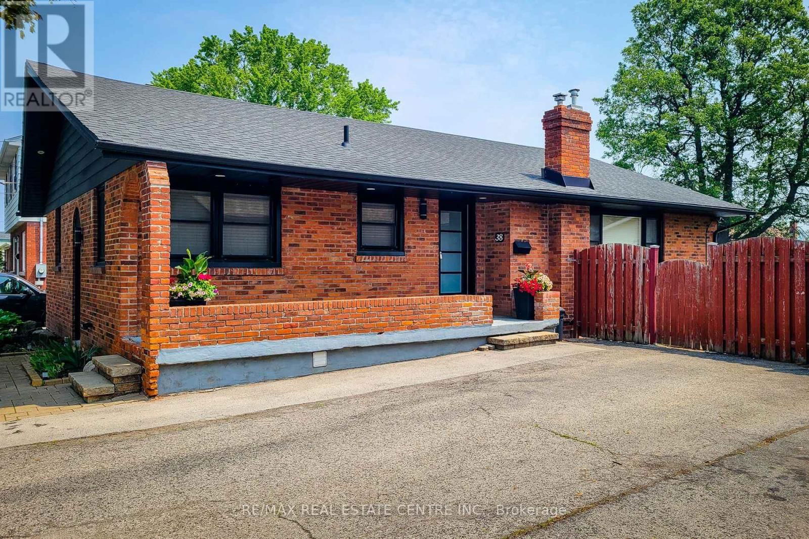38 STEWART STREET Image 6
