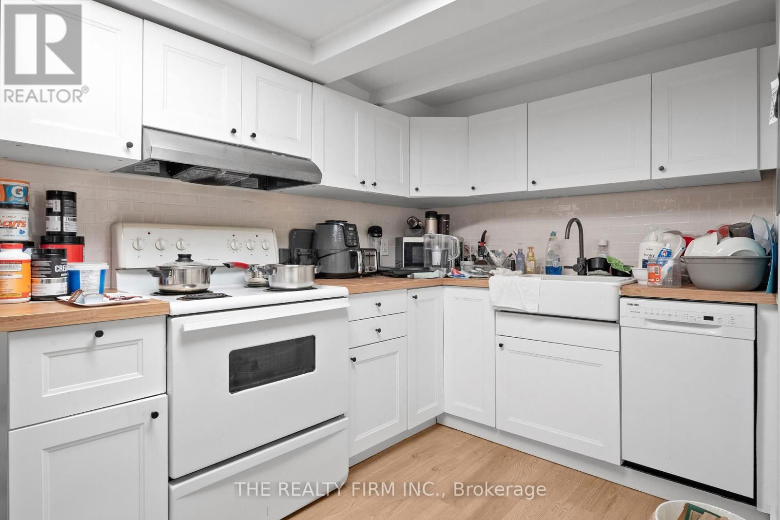 200 EDINBURGH STREET Image 34