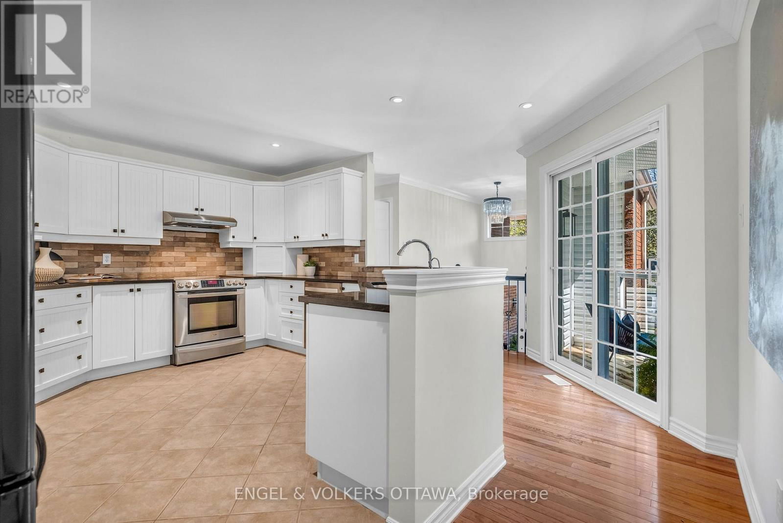 7359 MARCELLA DRIVE Image 3