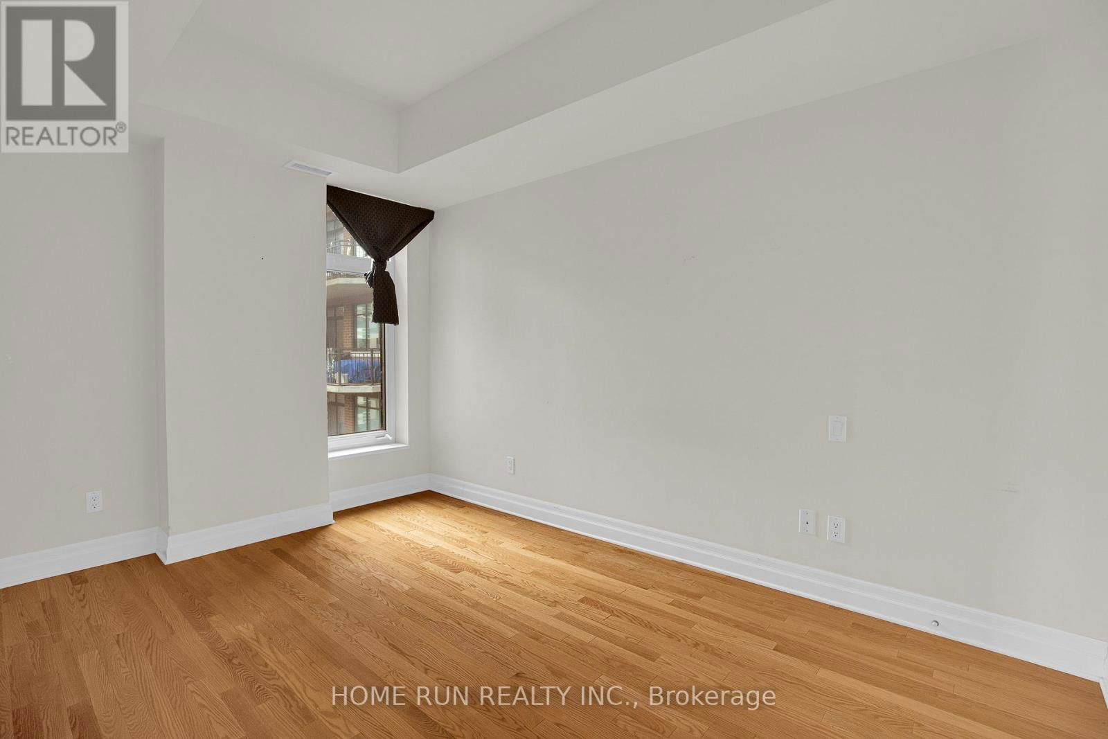 708 - 245 KENT STREET Image 11