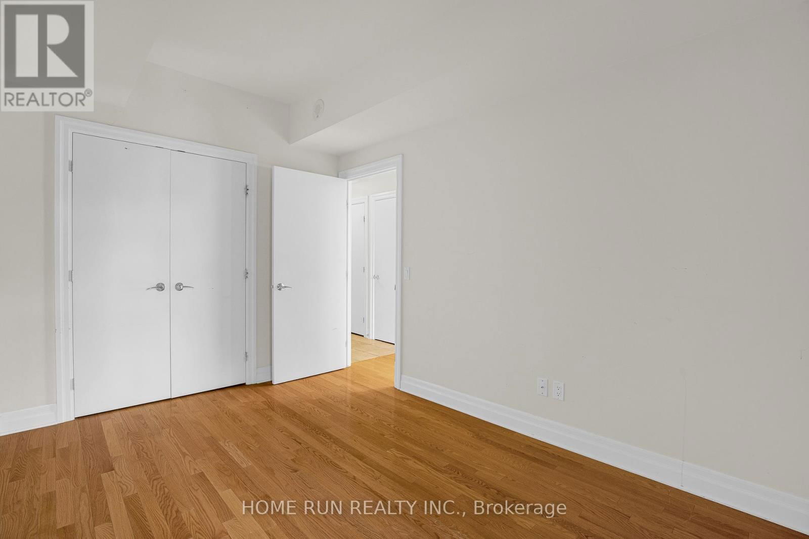 708 - 245 KENT STREET Image 12
