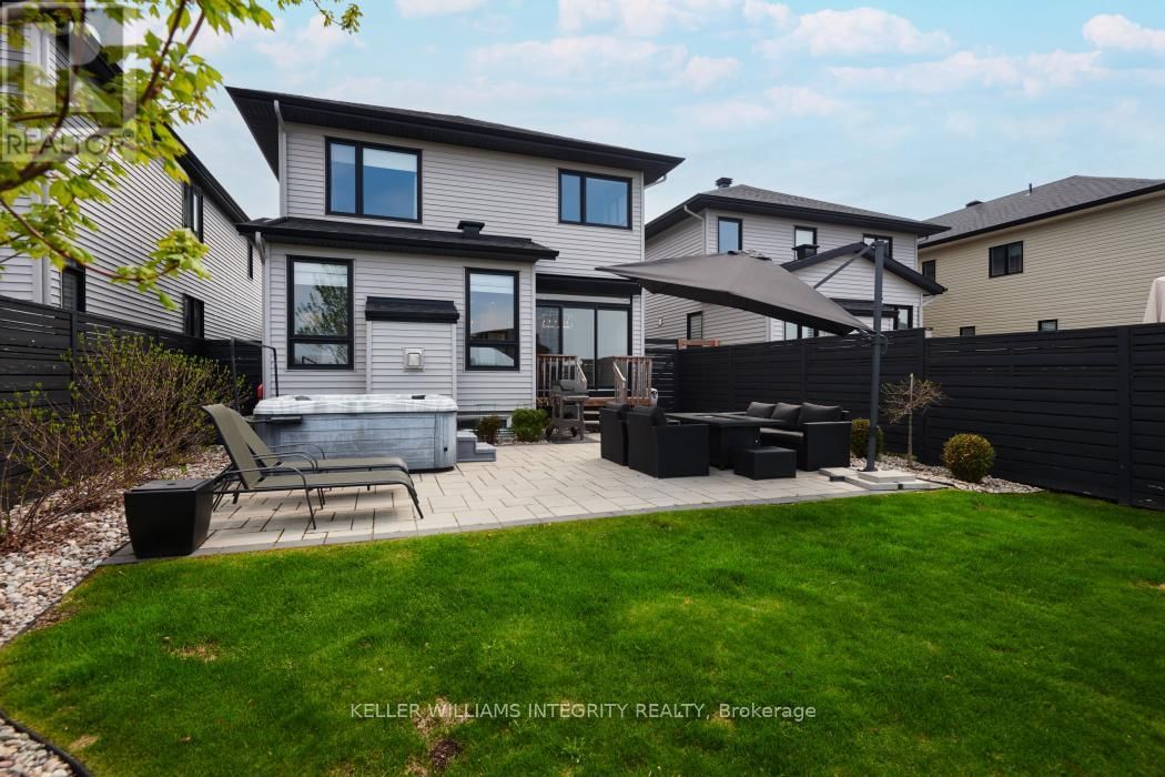 828 CARNELIAN CRESCENT Image 29