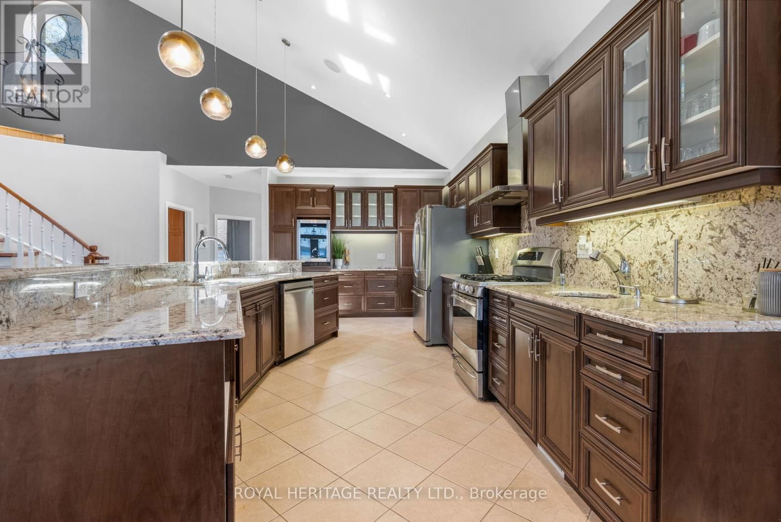 34 HILLS ROAD Image 13