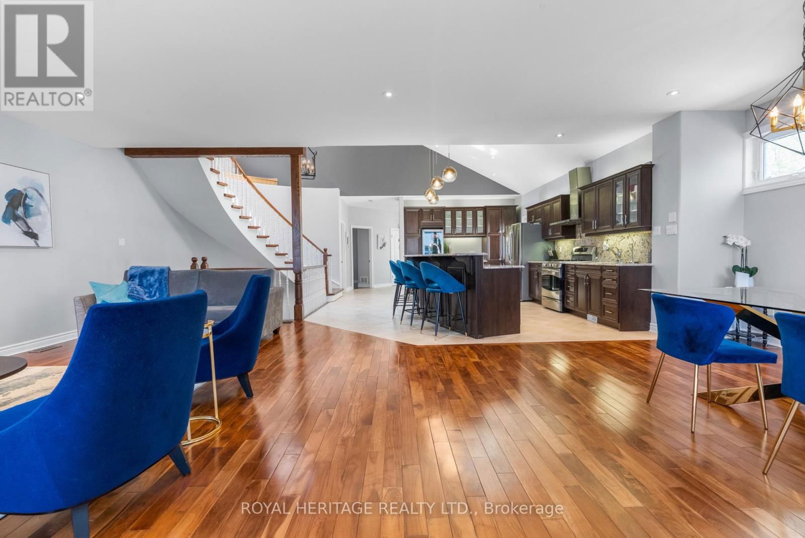 34 HILLS ROAD Image 15