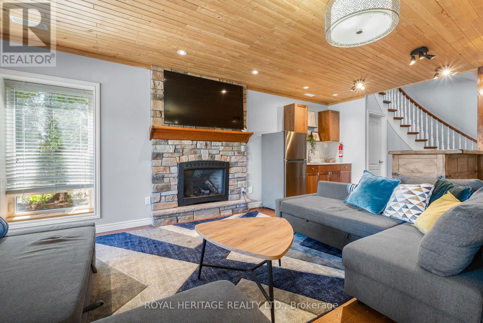 34 HILLS ROAD Image 33