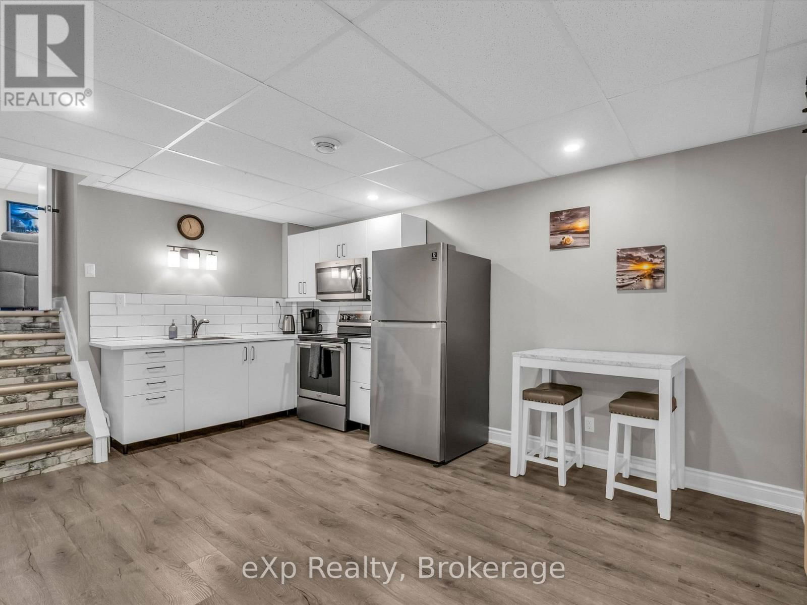 104 MEADOW HEIGHTS DRIVE Image 27