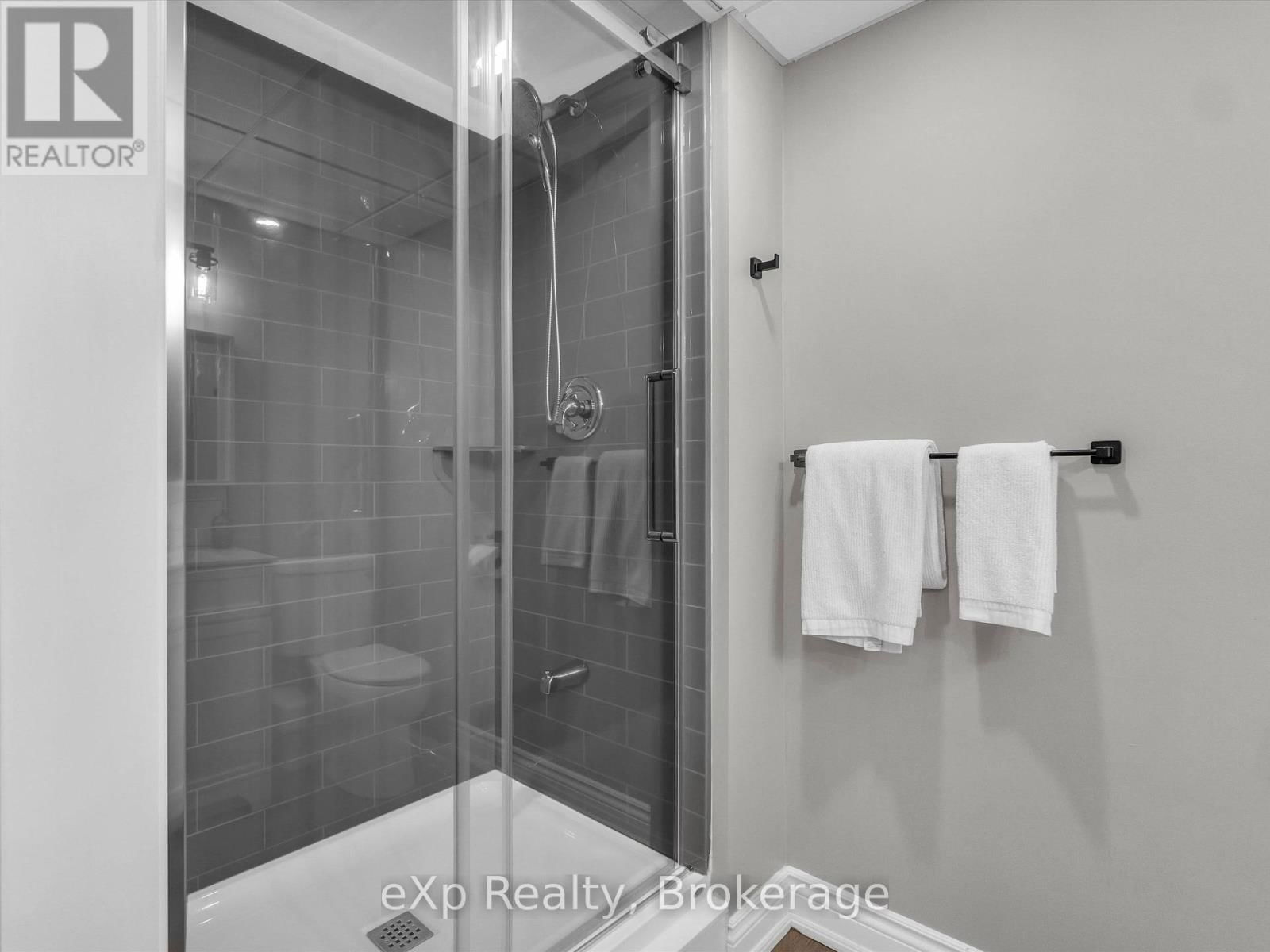 104 MEADOW HEIGHTS DRIVE Image 28
