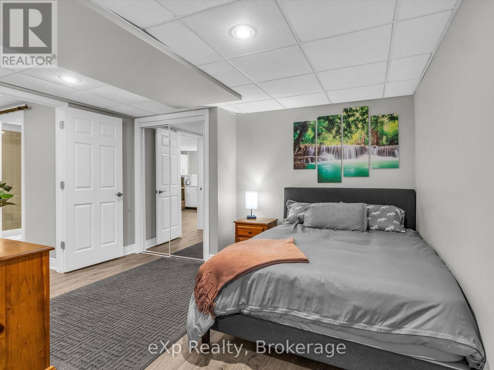 104 MEADOW HEIGHTS DRIVE Image 31