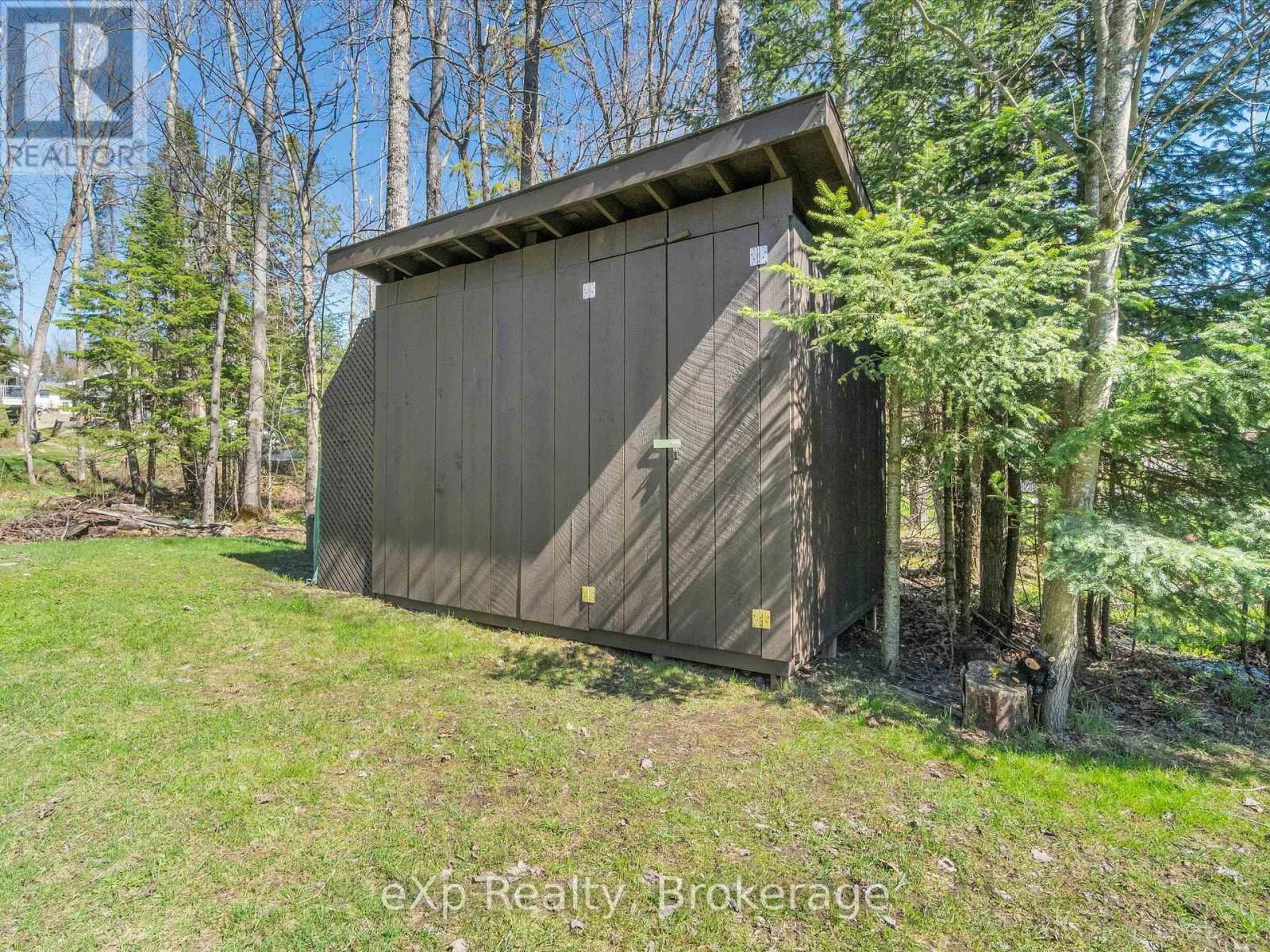 104 MEADOW HEIGHTS DRIVE Image 35