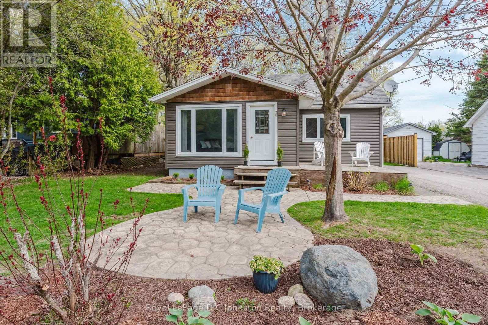 38 OAK STREET Image 1