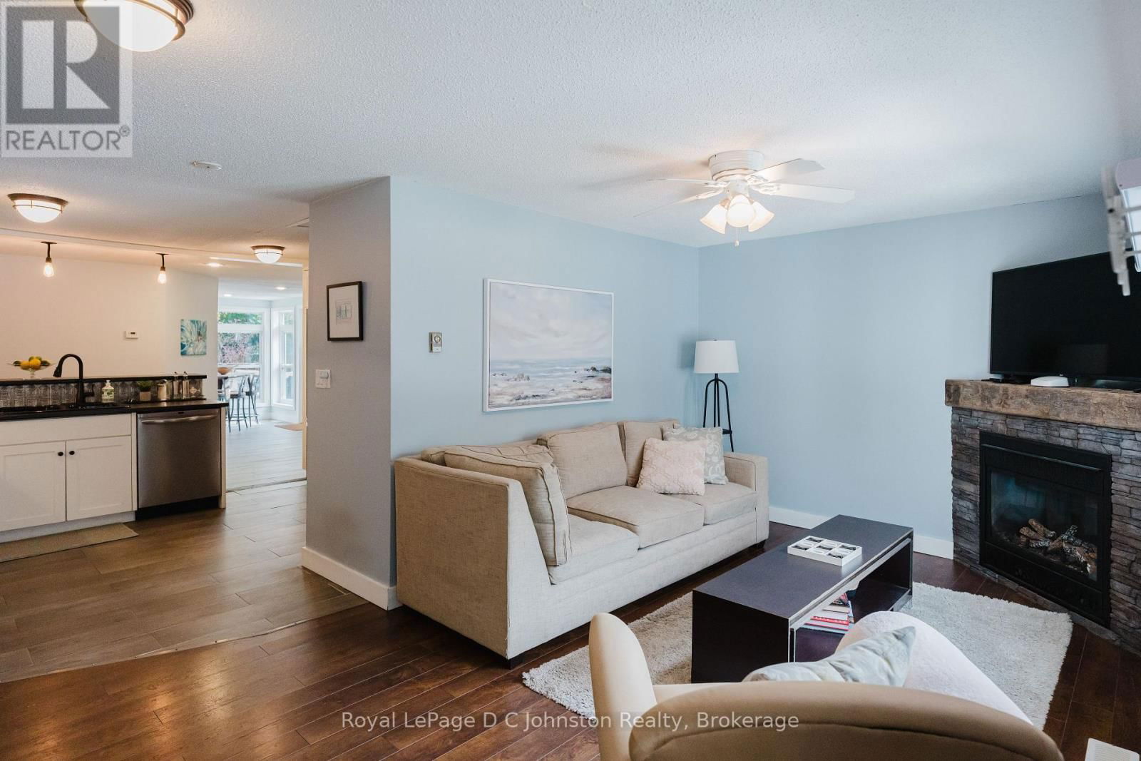 38 OAK STREET Image 24