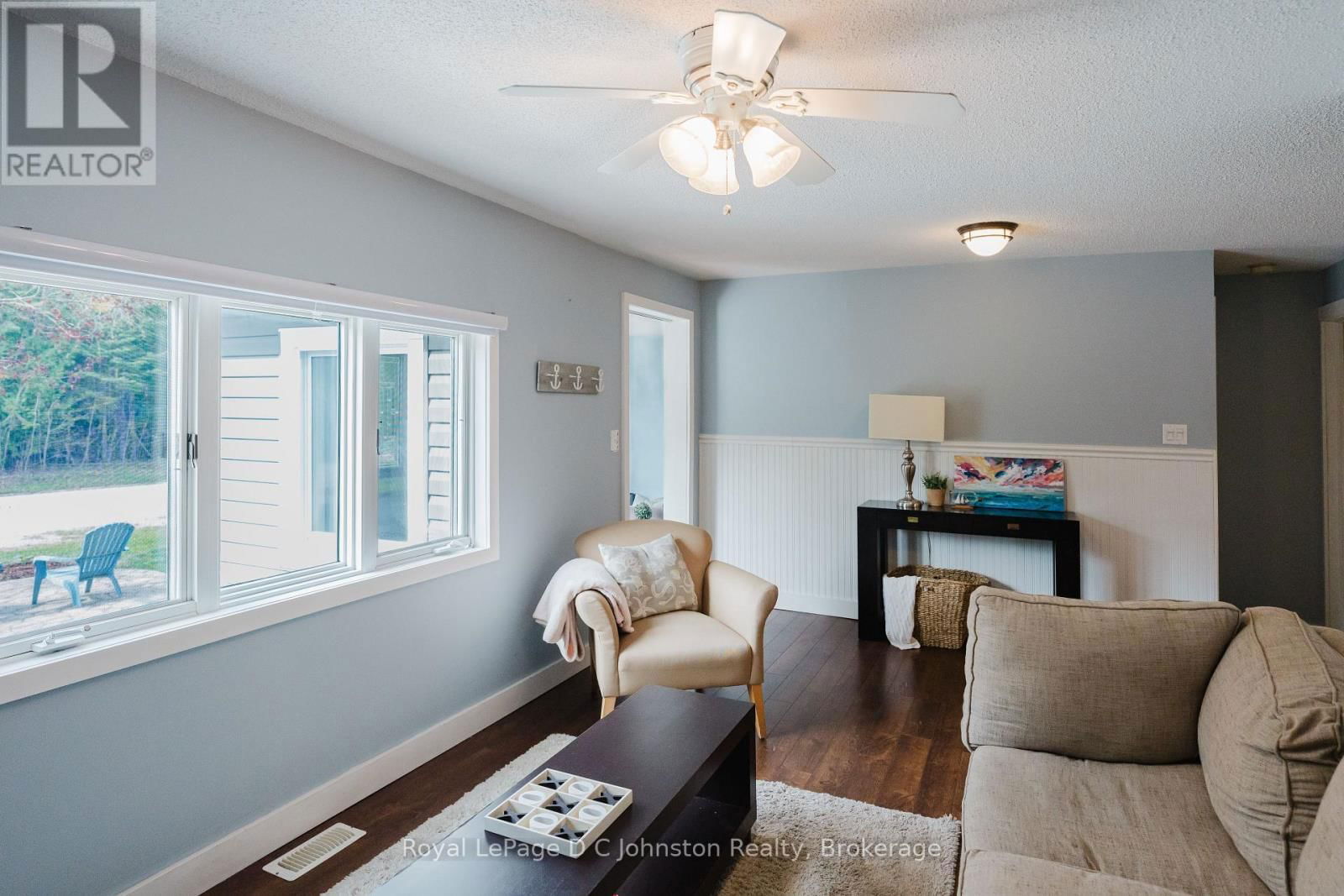 38 OAK STREET Image 25