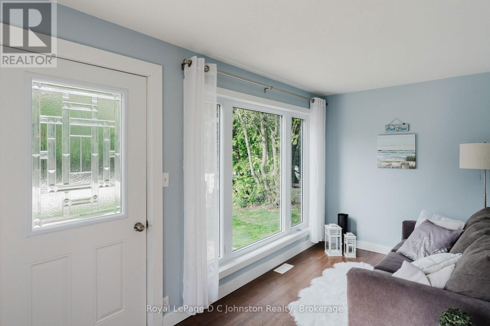 38 OAK STREET Image 29