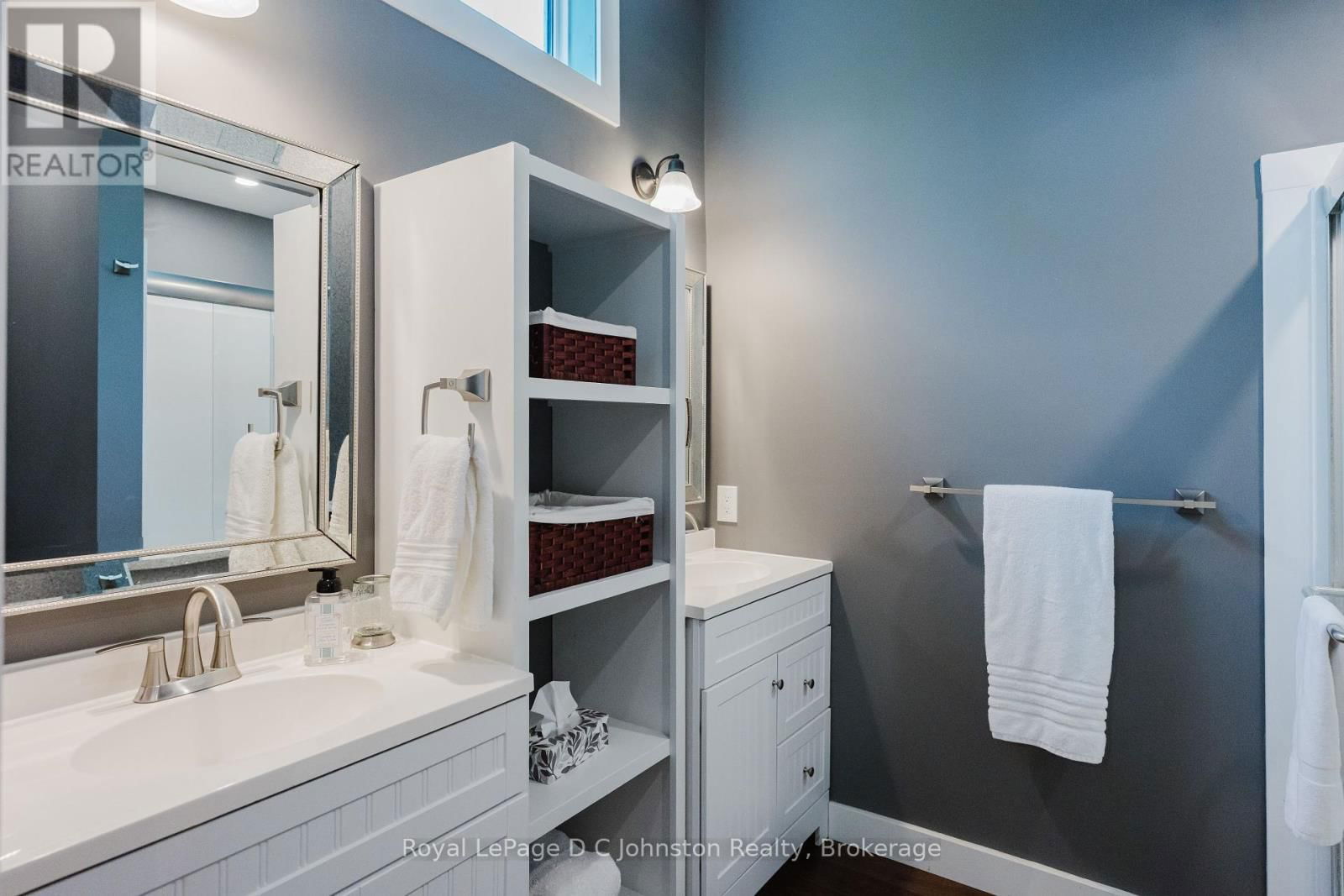 38 OAK STREET Image 36
