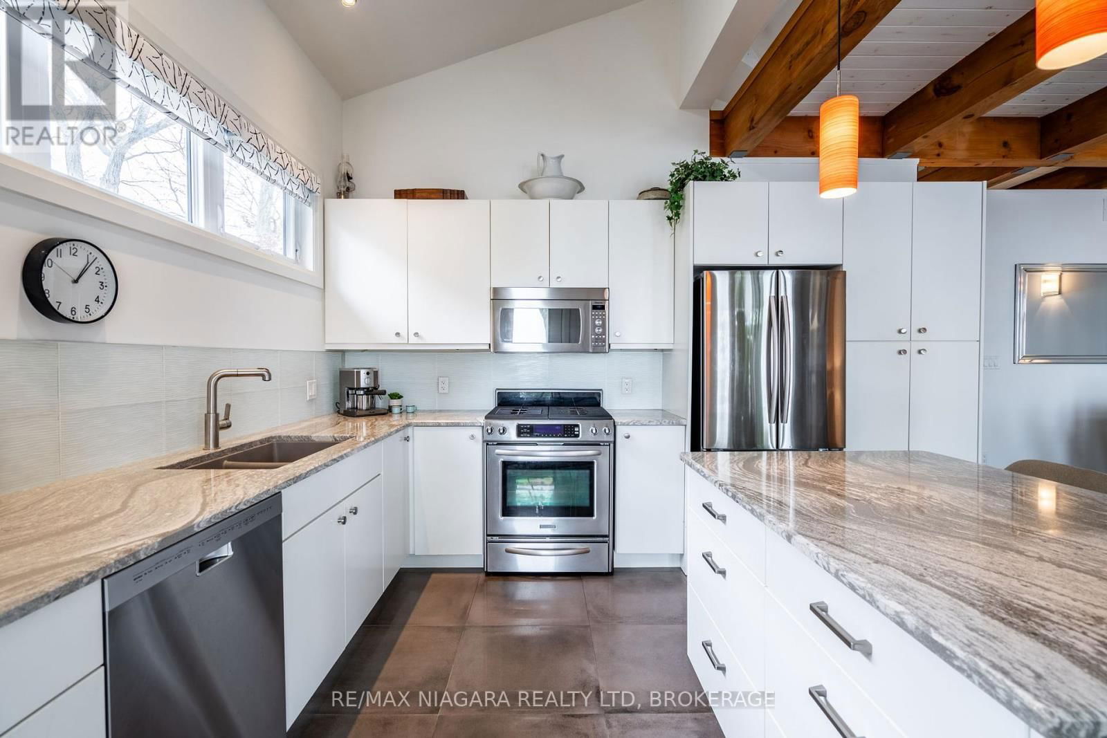 1134 LAKESHORE ROAD WEST Image 11