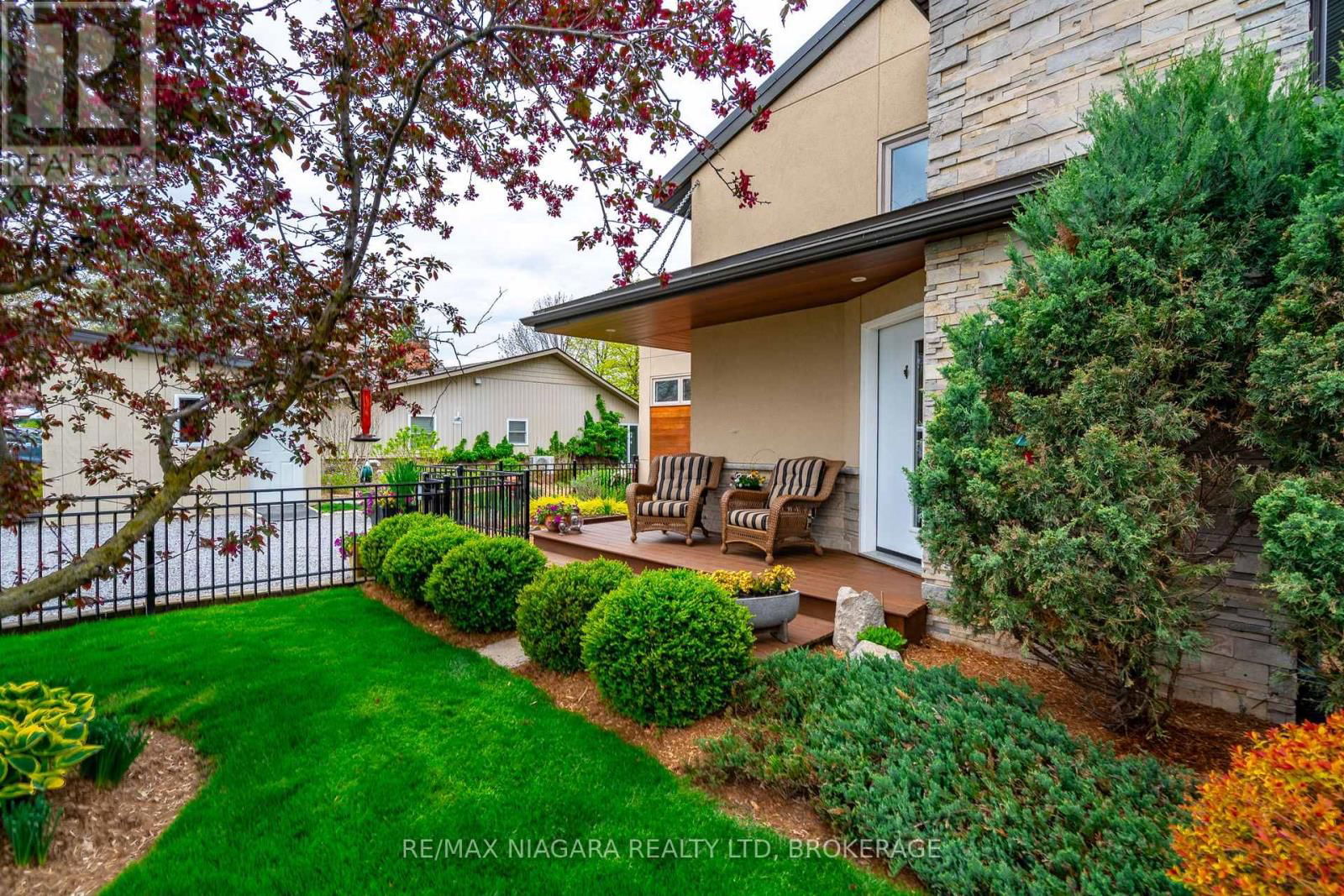 1134 LAKESHORE ROAD WEST Image 3